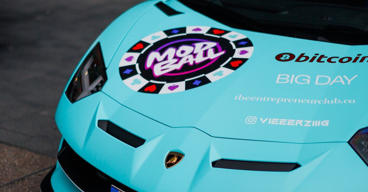 Comparing the Upfront Costs of Vehicle Wraps versus Automotive Paint