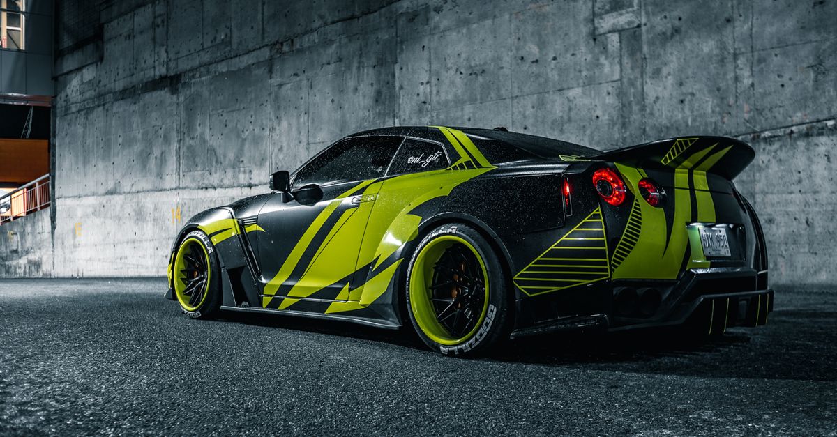 Enhancing Brand Identity with Tailored Vehicle Graphics
